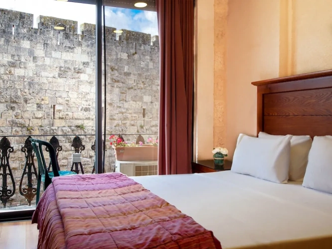 Superior Double room with balcony and with city view