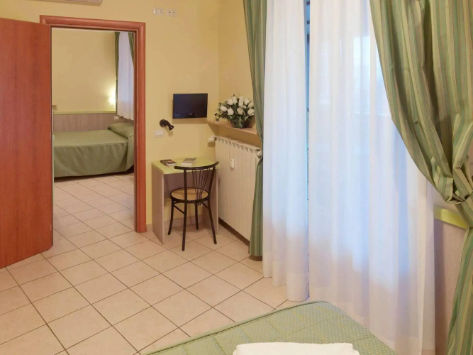 Hotel Arco Romana