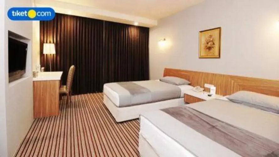 Kenari Tower Hotel