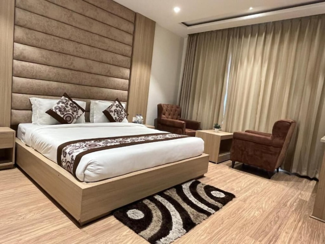 Hotel RRV with Free Parking