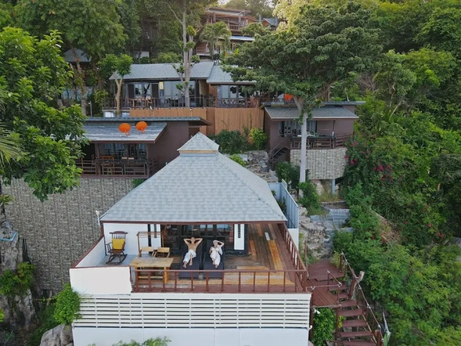 Bungalow with balcony and with sea view