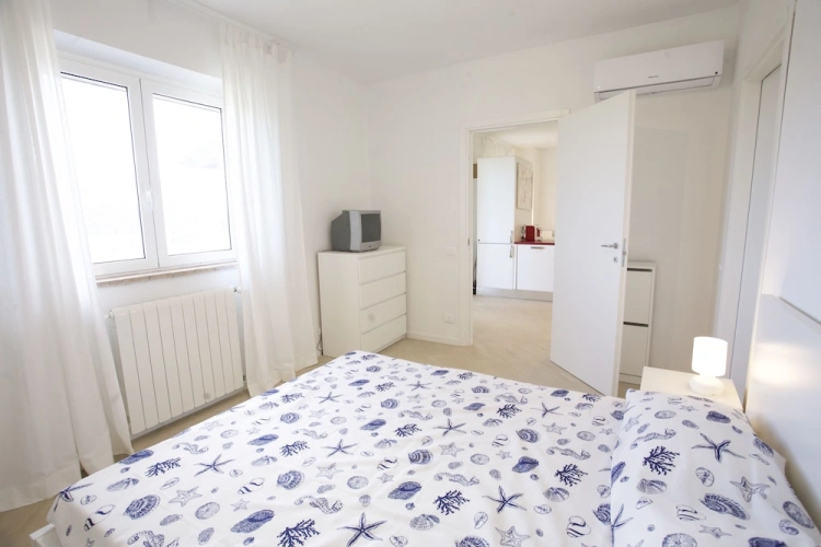 4 Bedrooms Apartment