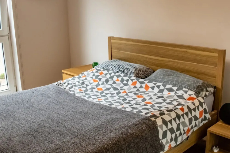 2 Bedroom 2 Bathroom Flat