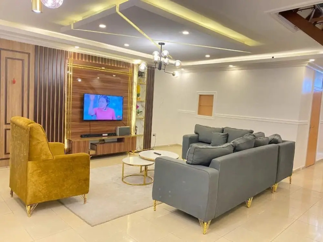 Deluxe Apartment