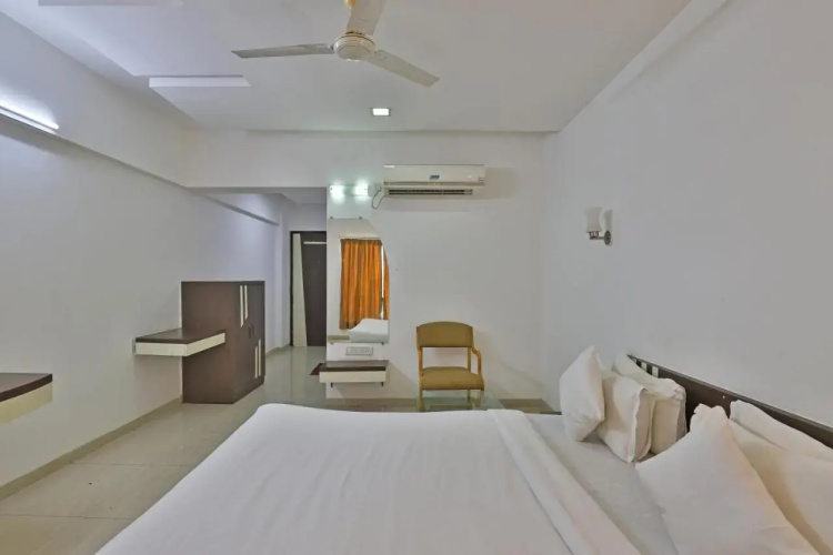 Utkarsh Hotel