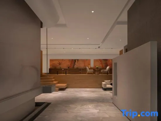 Hot Spring Holiday Hotel