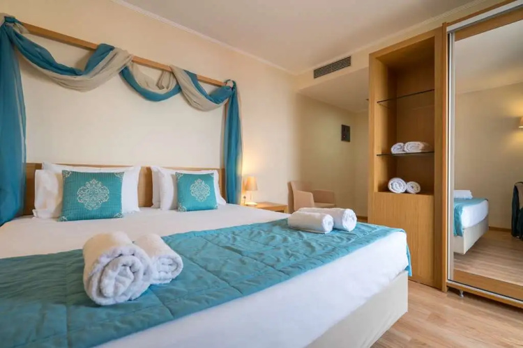 Helios Maisonette