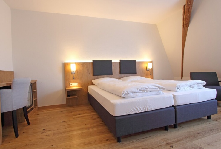 Standard Double room with lake view