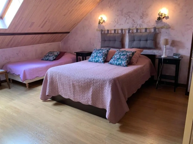 Standard Triple room