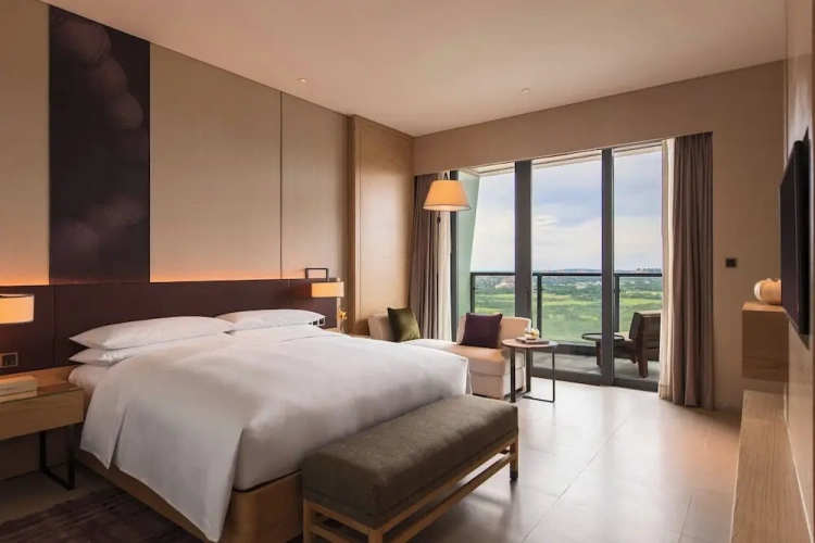 Standard Double room with balcony and with golf view