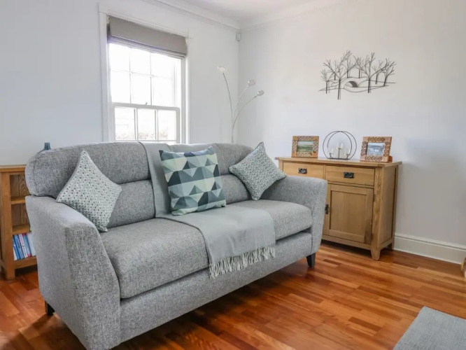 40 Bowmont Court