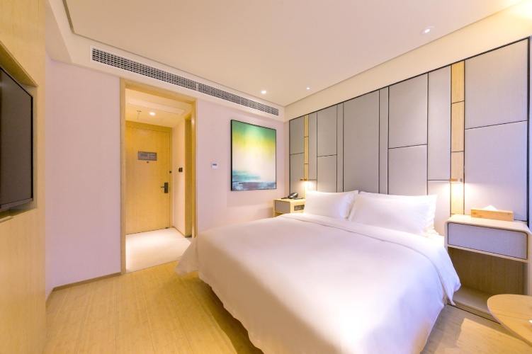 Standard Double room with city view