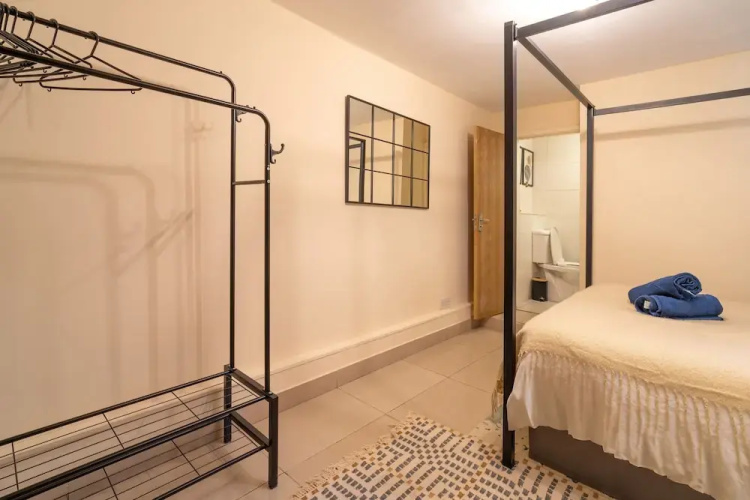 Private 1Bd Flat Near Gloucester Docks