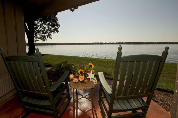 Lake Lawn Resort