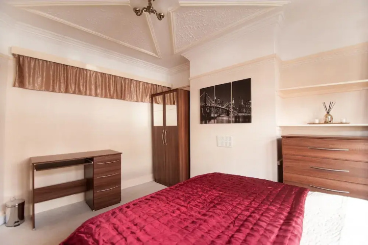 Watford stays - 4bed house