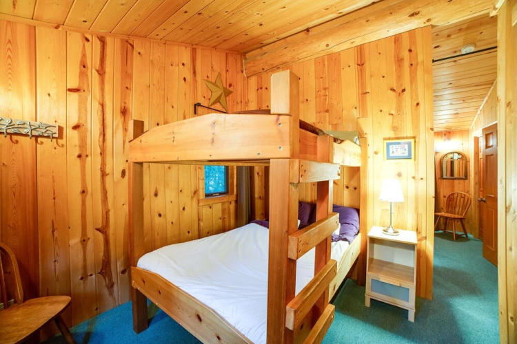 10SL - Real Log Cabin - WiFi - SLEEPS-8