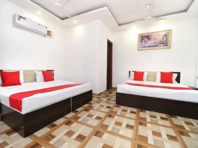 Oyo 35878 Hotel G Glossy