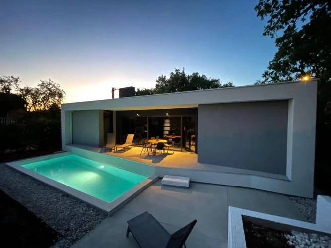 2 Bedrooms Cottage