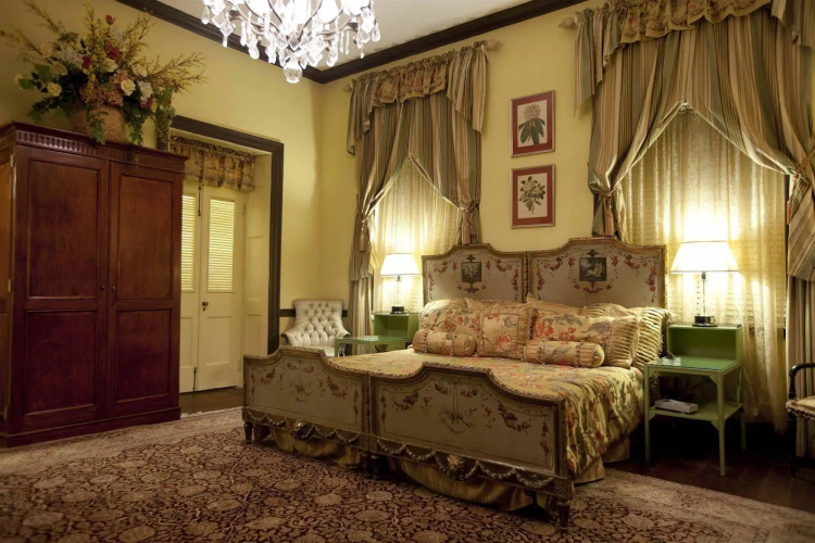 Graycliff Hotel And Restaurant