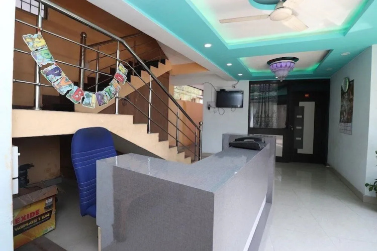 Hotel J B Palace