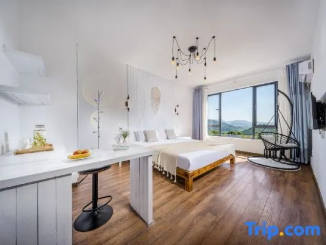 Suite with sunrise view