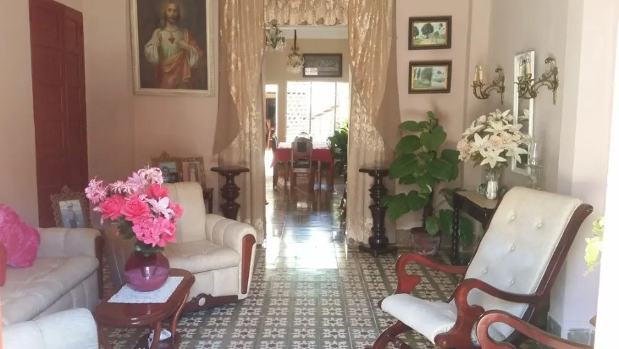 Hostal Hilda J YP