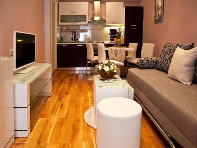 1 Bedroom Apartment