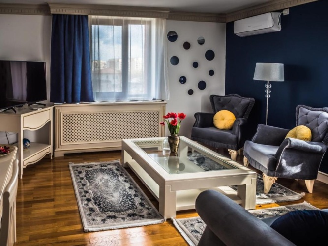 Deluxe Apartment
