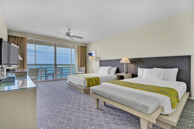 Standard Quadruple room with ocean view