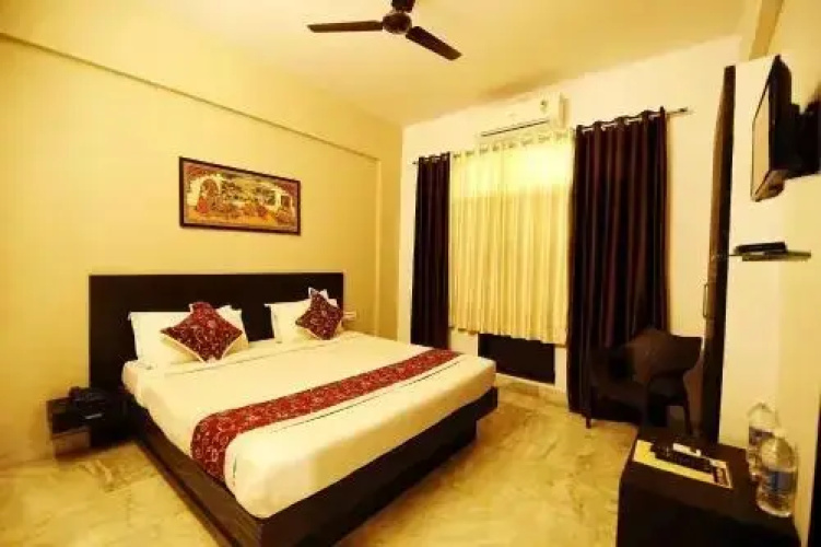OYO Rooms Gulab Bagh Road