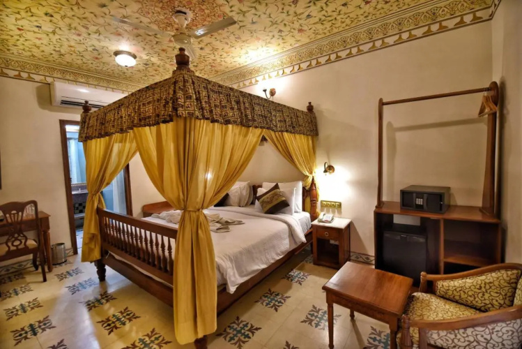 Nirbana Palace - A Heritage Hotel