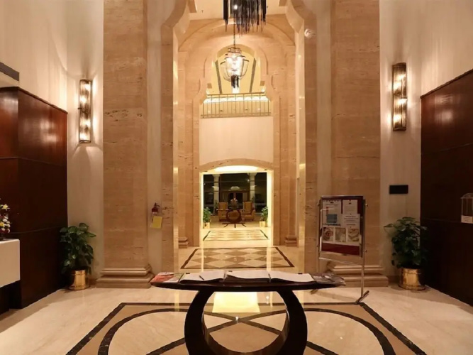 Dlf Club5
