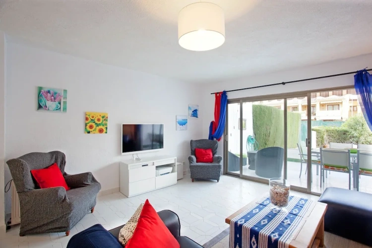 3 Bedrooms Apartment