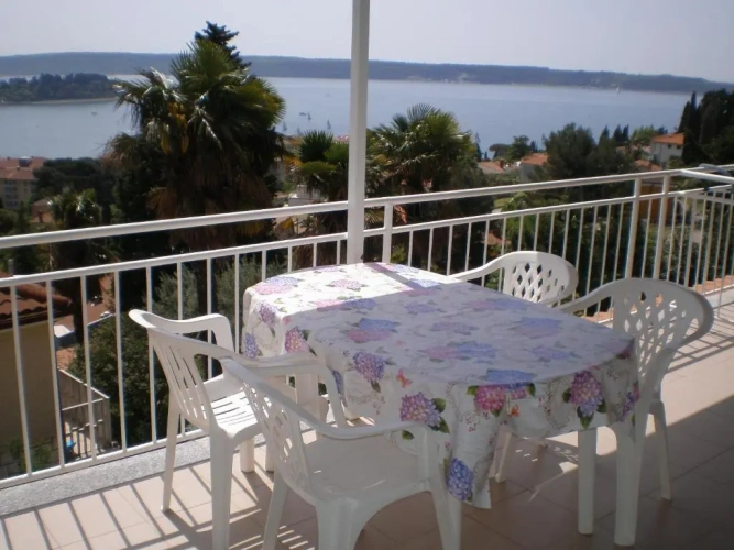 2 Bedrooms Apartment with balcony and with sea view