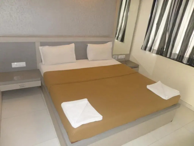Hotel Skylark Inn