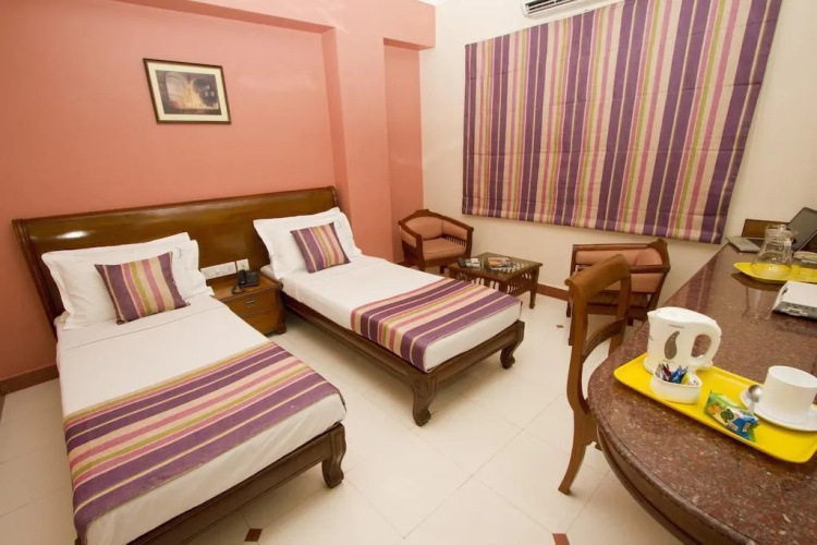 Crescent Park Hotel