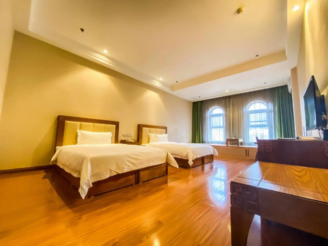 Huaximu Hot Spring Hotel