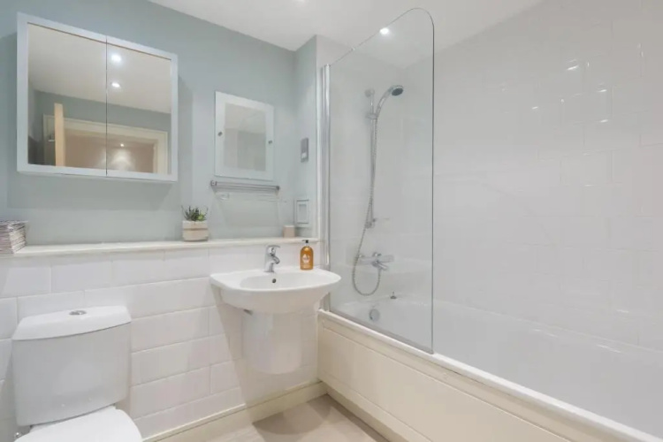 401 Thistle Street Apartment
