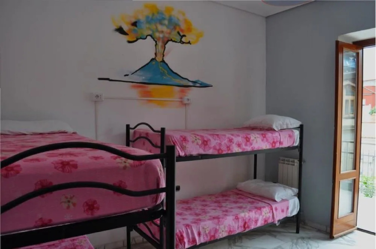 Los Mochileros hostel