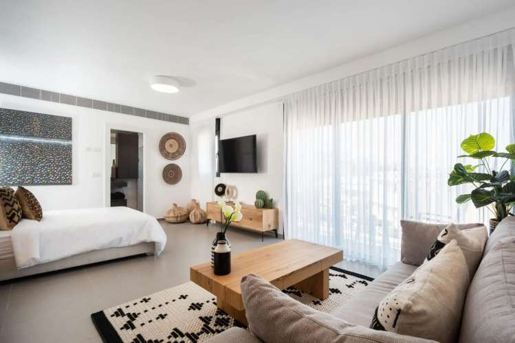 2 Bedroom Duplex with Amazing Sea View Terrace