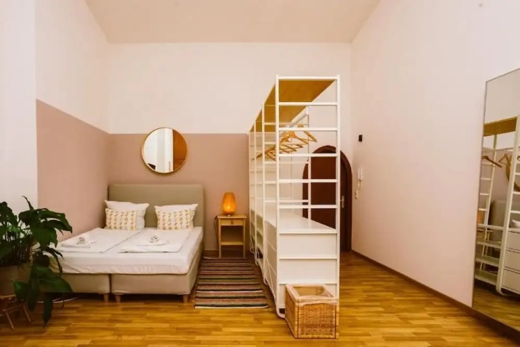 Basement Studio with city view
