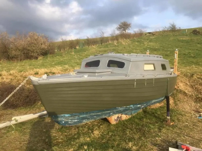 Boatel No. 2 'madrigal'