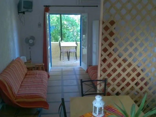 9 Musses Hotel Apartments & Studios