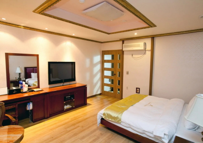 B&Beach Hotel