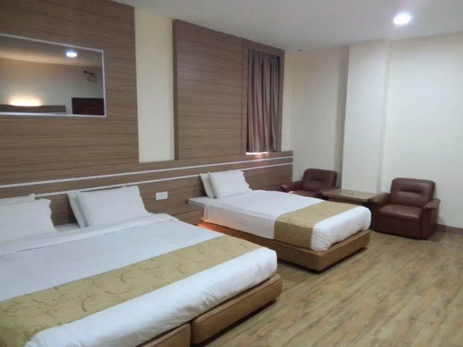 Holiday Hotel