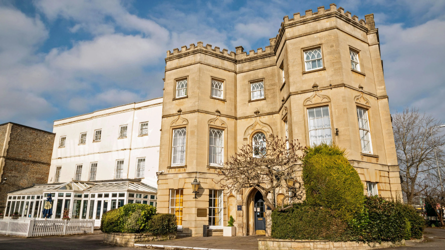 Arnos Manor Hotel