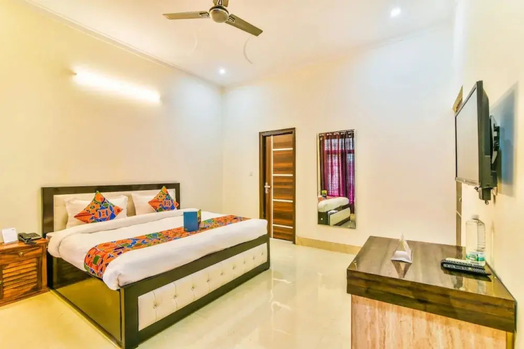 Laxmi Residency by FabHotel