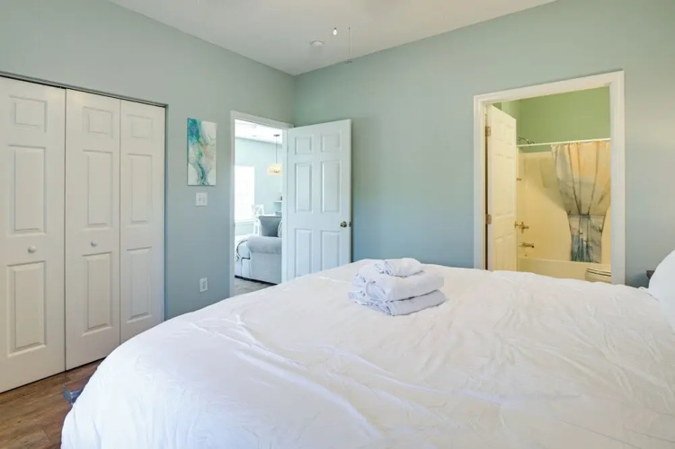 3 Mi to Surfside Beach! 1st-floor End Unit w/ Pool