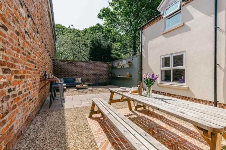 Host Stay Bracken Cottage
