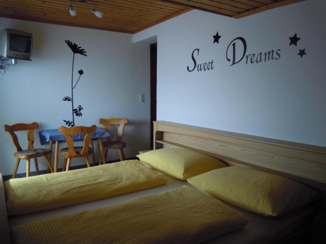 Standard Triple room